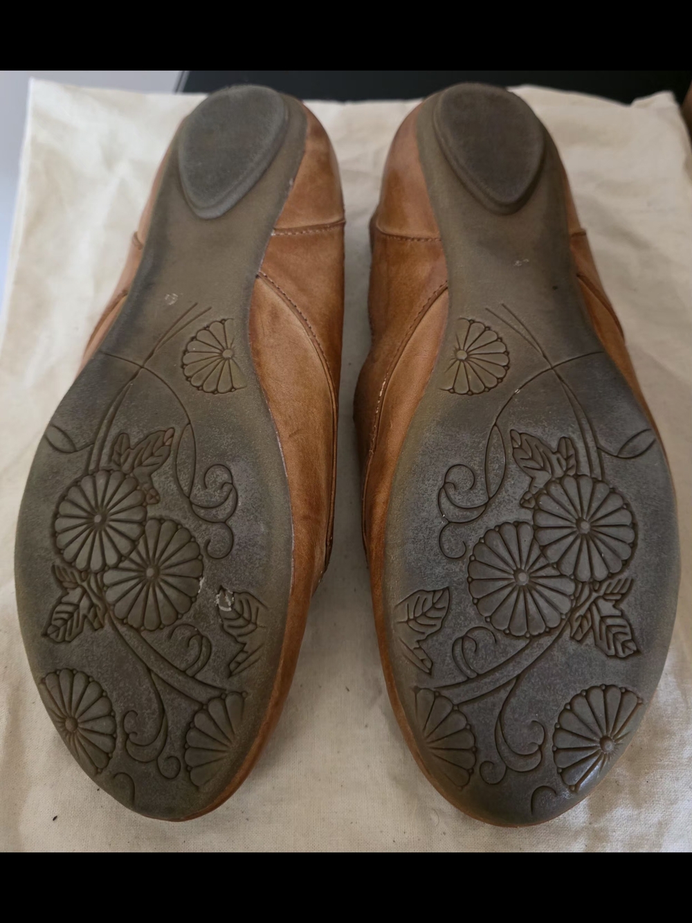 Steve Madden Brown Leather Cutout Lace-Up Flats - Picture 4 of 4